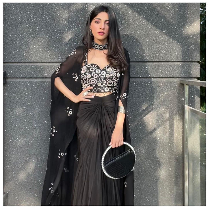 MEHAK IN BLACK CAPE SET