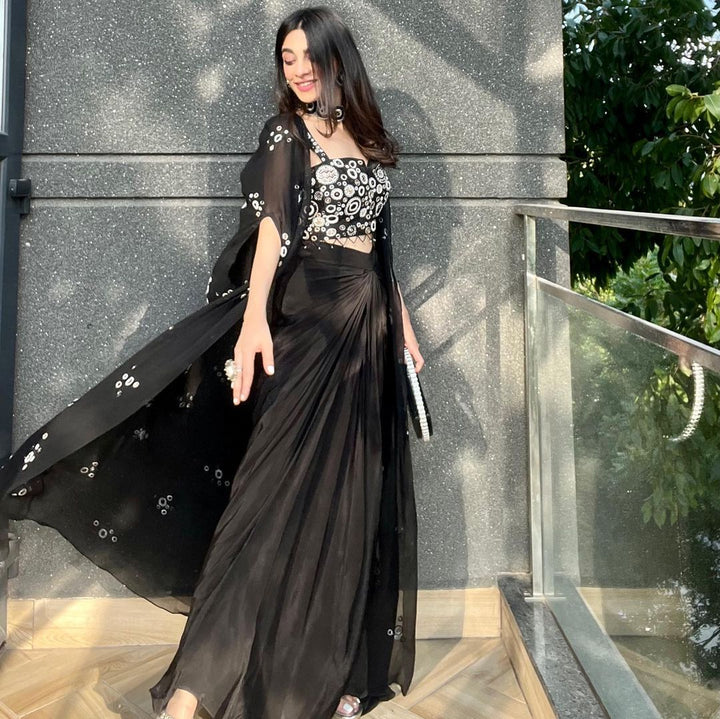 MEHAK IN BLACK CAPE SET